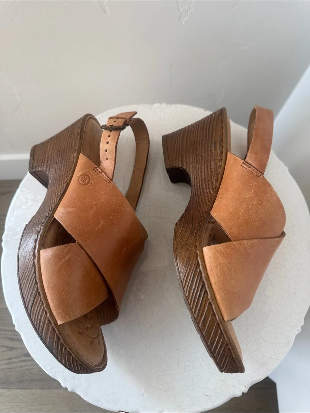 Born Women's Tan Camel Leather Crossover Slingback Sandals Platform Size 10 EUC